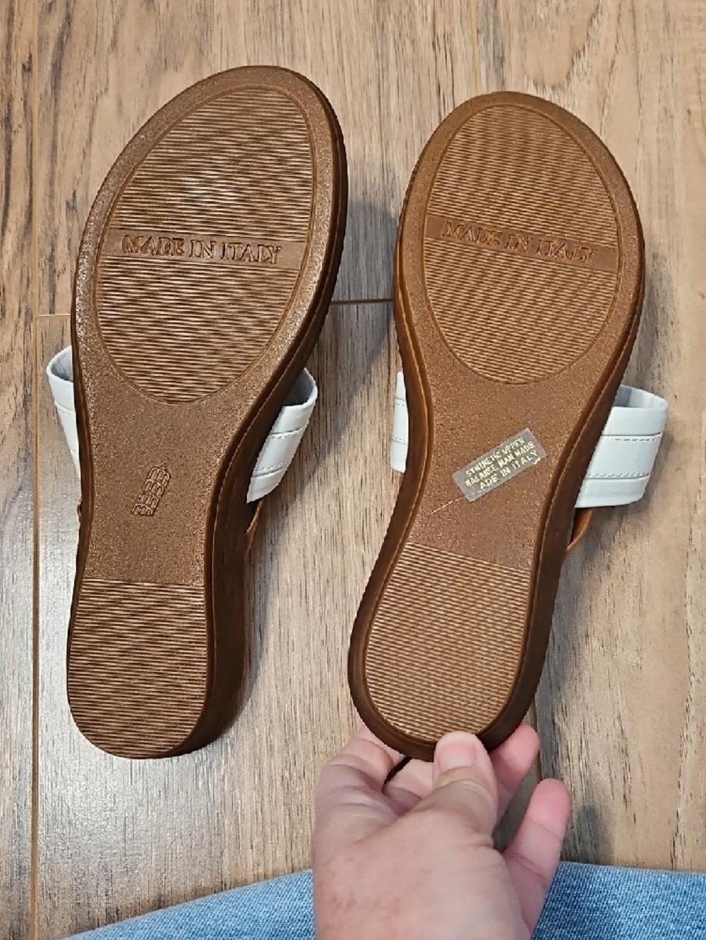 Italian Shoemakers White and Brown Leather Slide Thong Sandals 8 - Picture 8 of 11